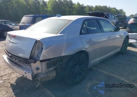 2019 Chrysler 300 Touring z USA, uszkodzony, nr VIN 2C3CCAAG9KH581040